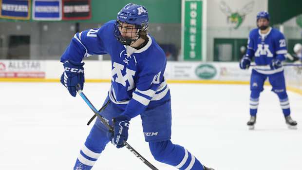 Minnetonka vs Edina Feb11-23 Jeff Lawler14